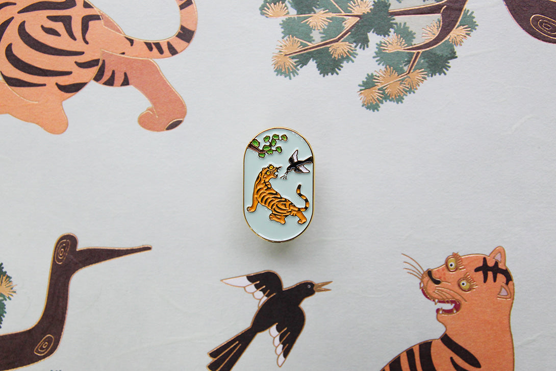 Fortune Badge Pin in Tiger and Magpie