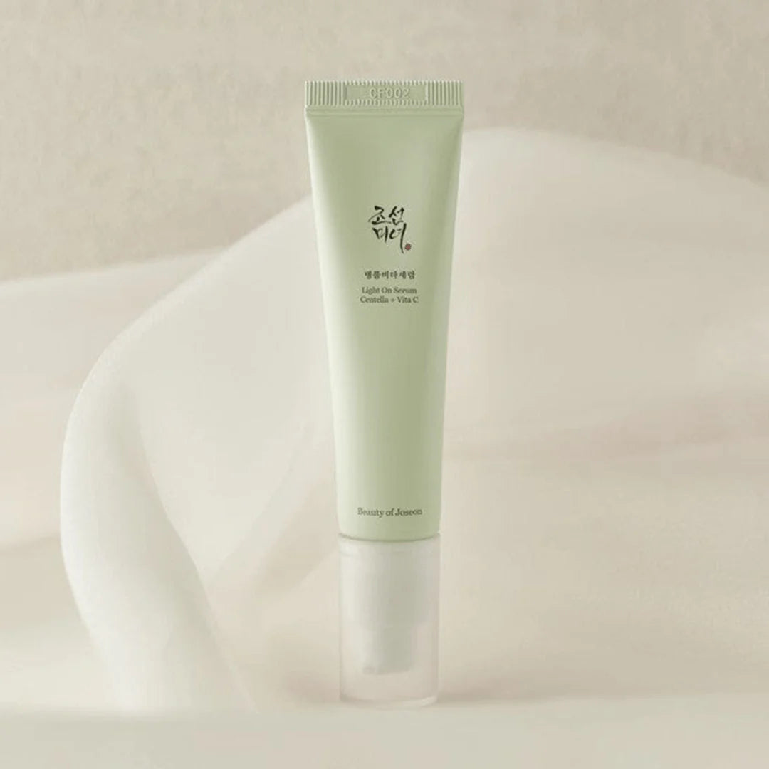 Light On Serum : Centella + Vita C (30ml)