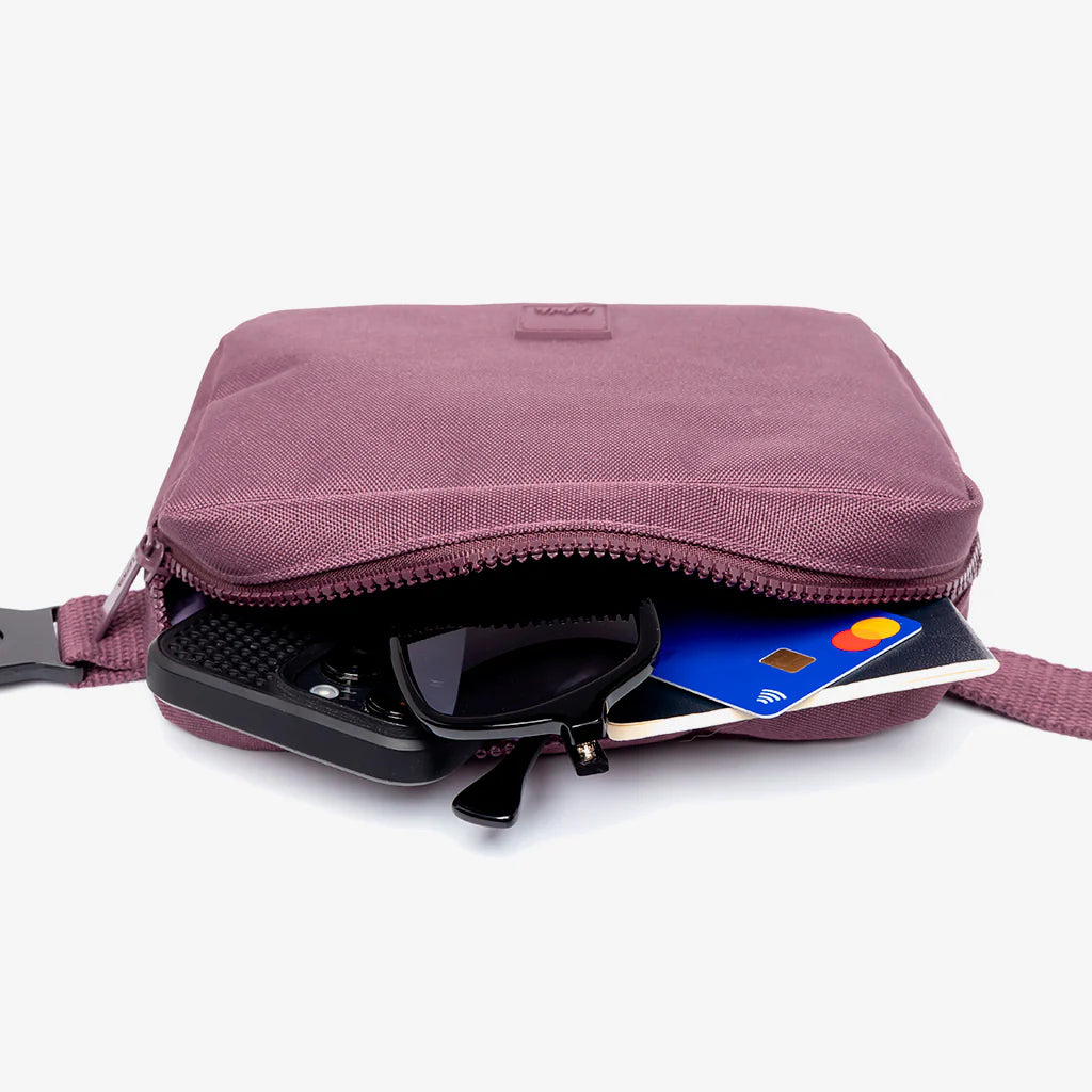 Reef Crossbody Bag Maroon