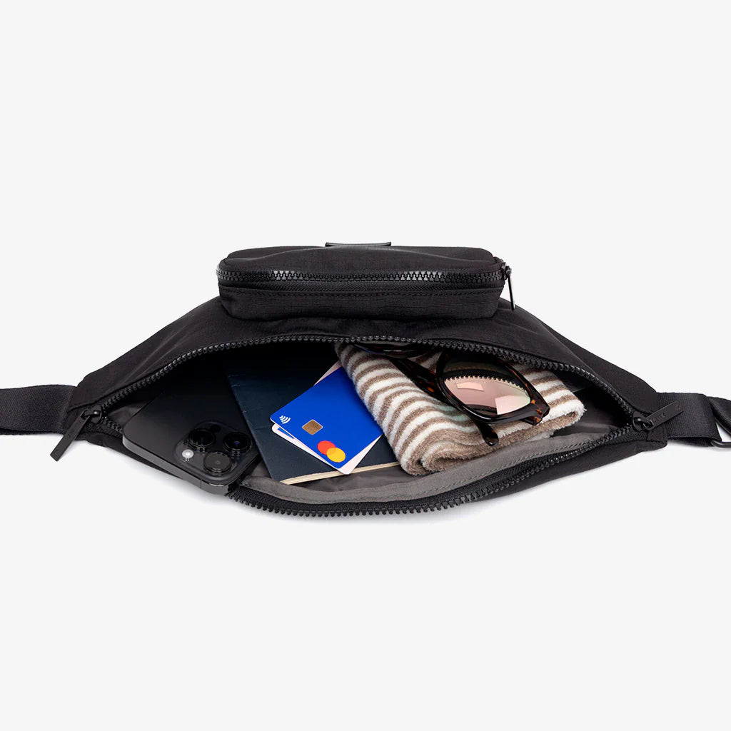 Atlas Crossbody Bag Black Vandra