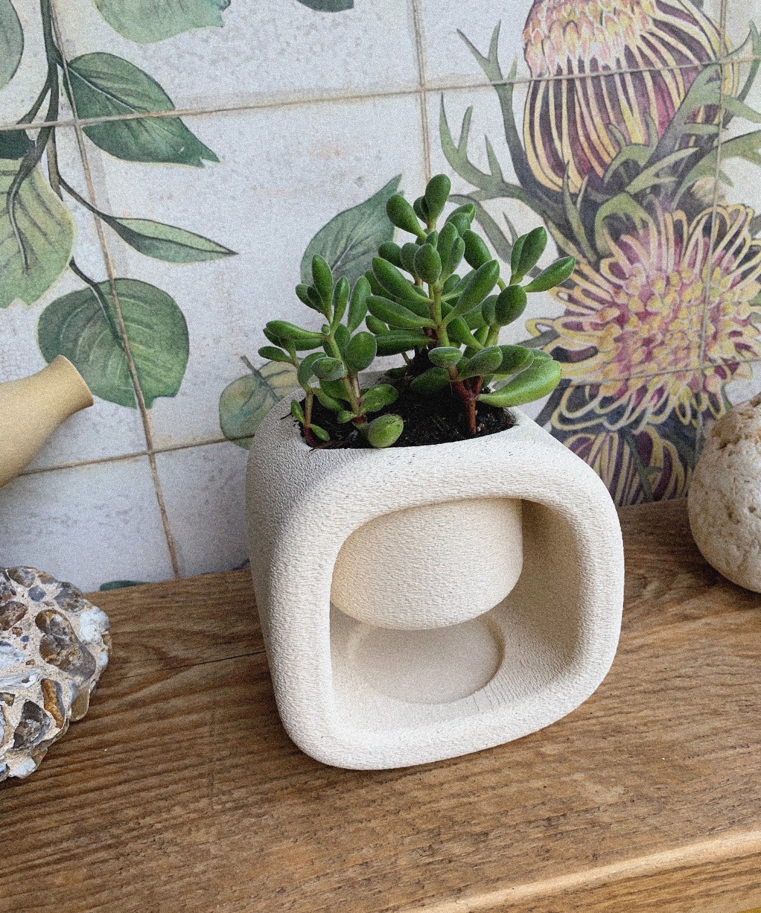 Kyu Plant Pot 01- Sandstone