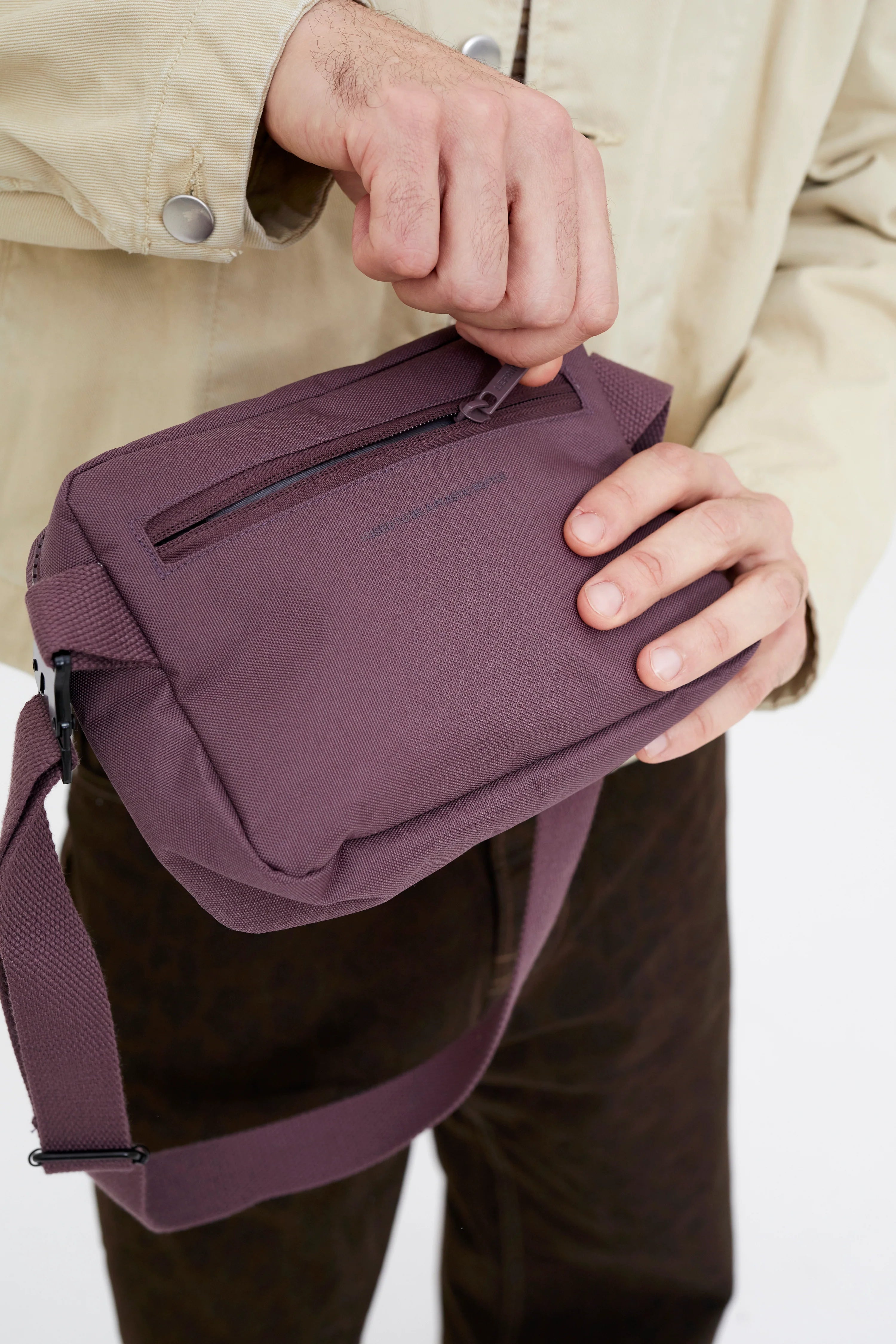 Reef Crossbody Bag Maroon