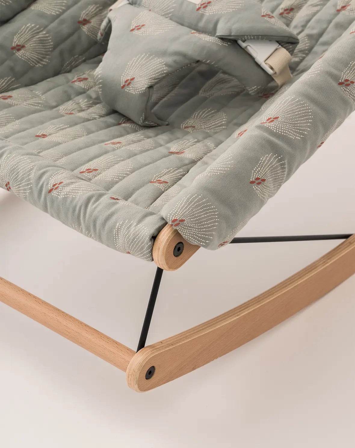 Growing Green Baby Bouncer White Gatsby Antique Green