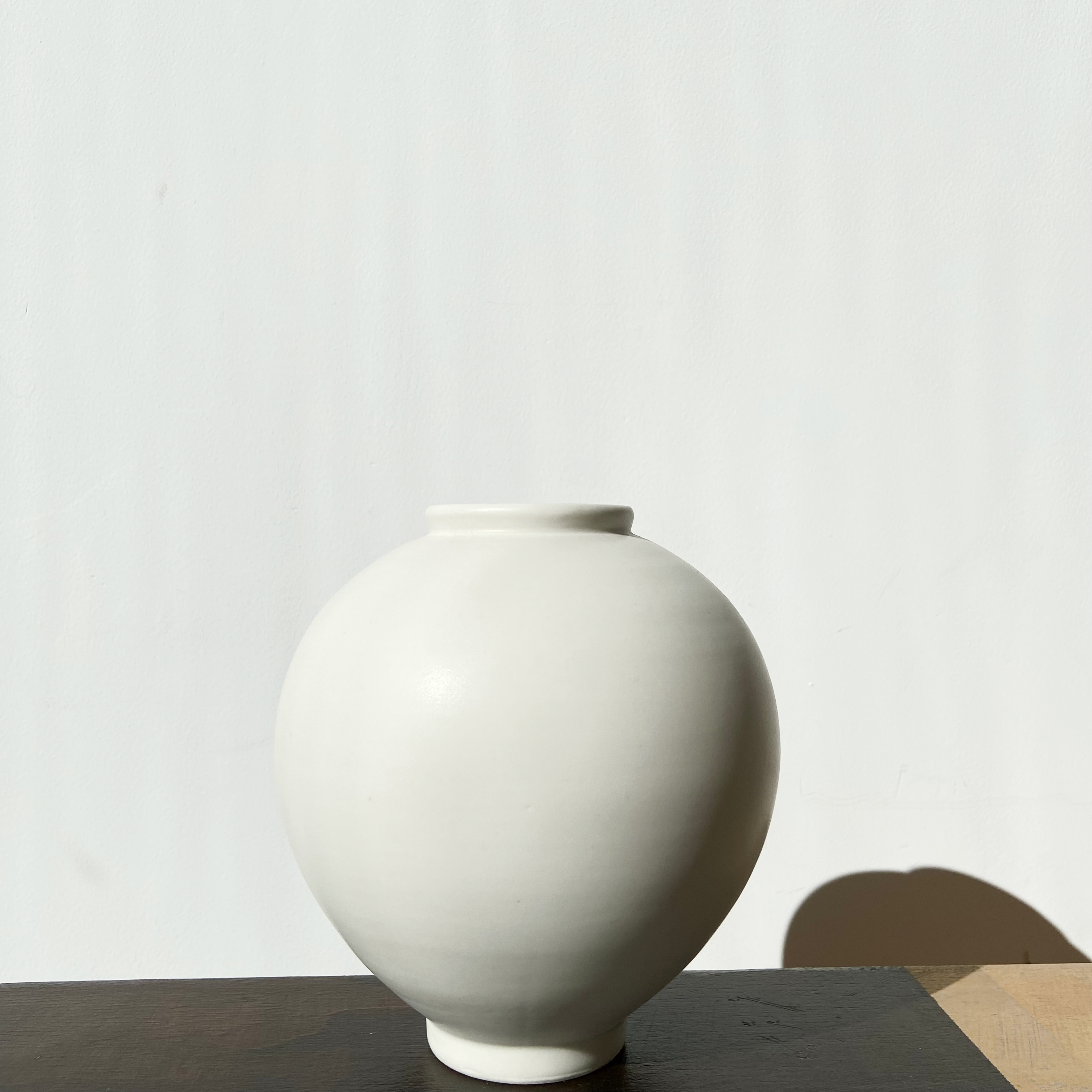 SOSOYO Handmade Matte Moon Jar in Mini Large (d14 x h15 cm)