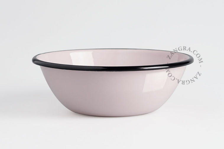 Large Enamel bowl in Pink