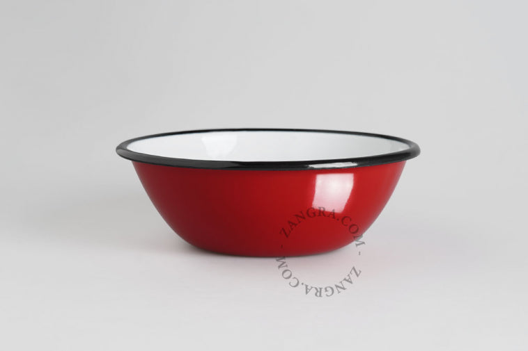 Large Enamel bowl in Red